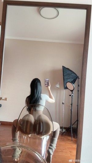 Qiaoniutt Photo #125