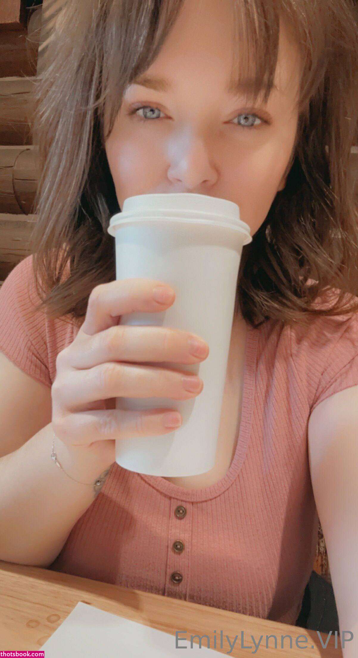 Emily Lynne Photo #701