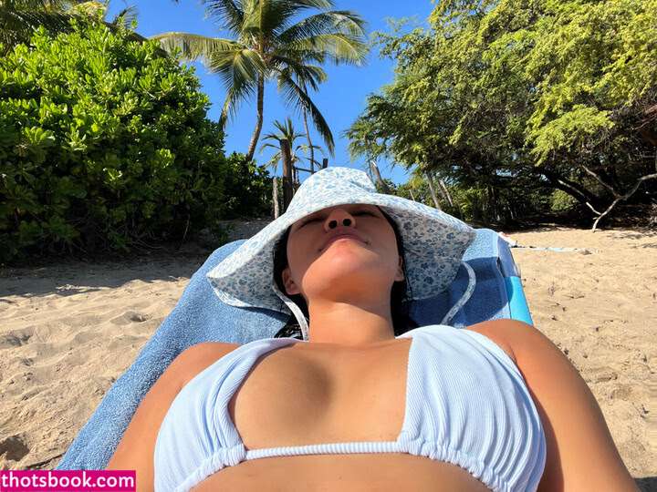 Julia Kelly Photo #106