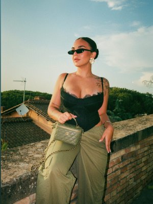 Claudia Dari Photo #12