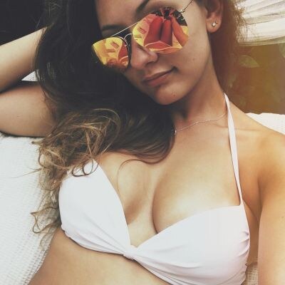 LottieLoves ASMR Cleavage & Bikini