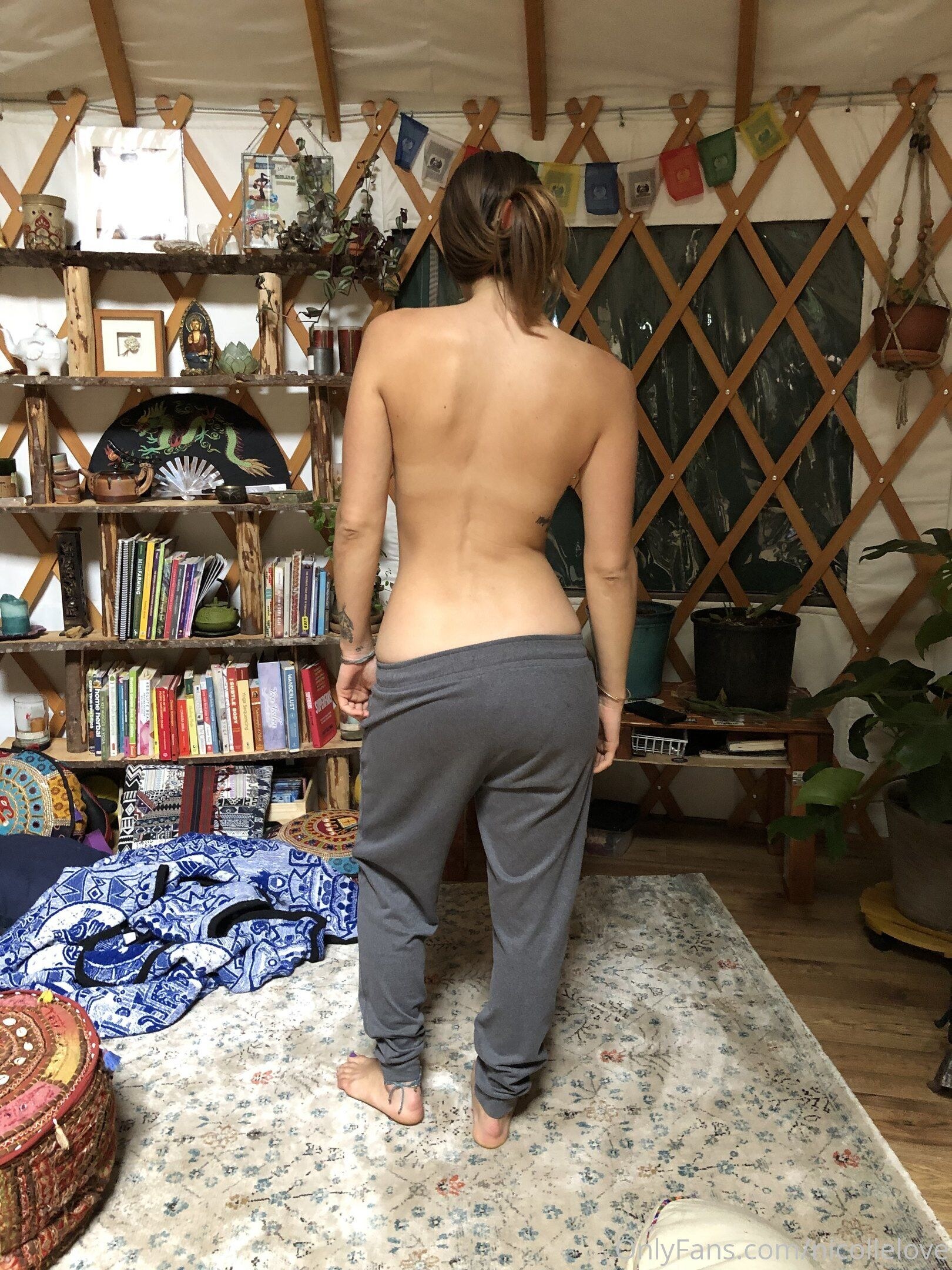 Nicolle Love Photo #142