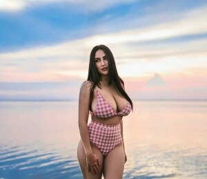 Louisa Khovanski Photo #27