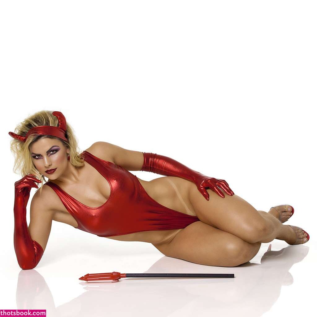 Renata Godio Photo #8