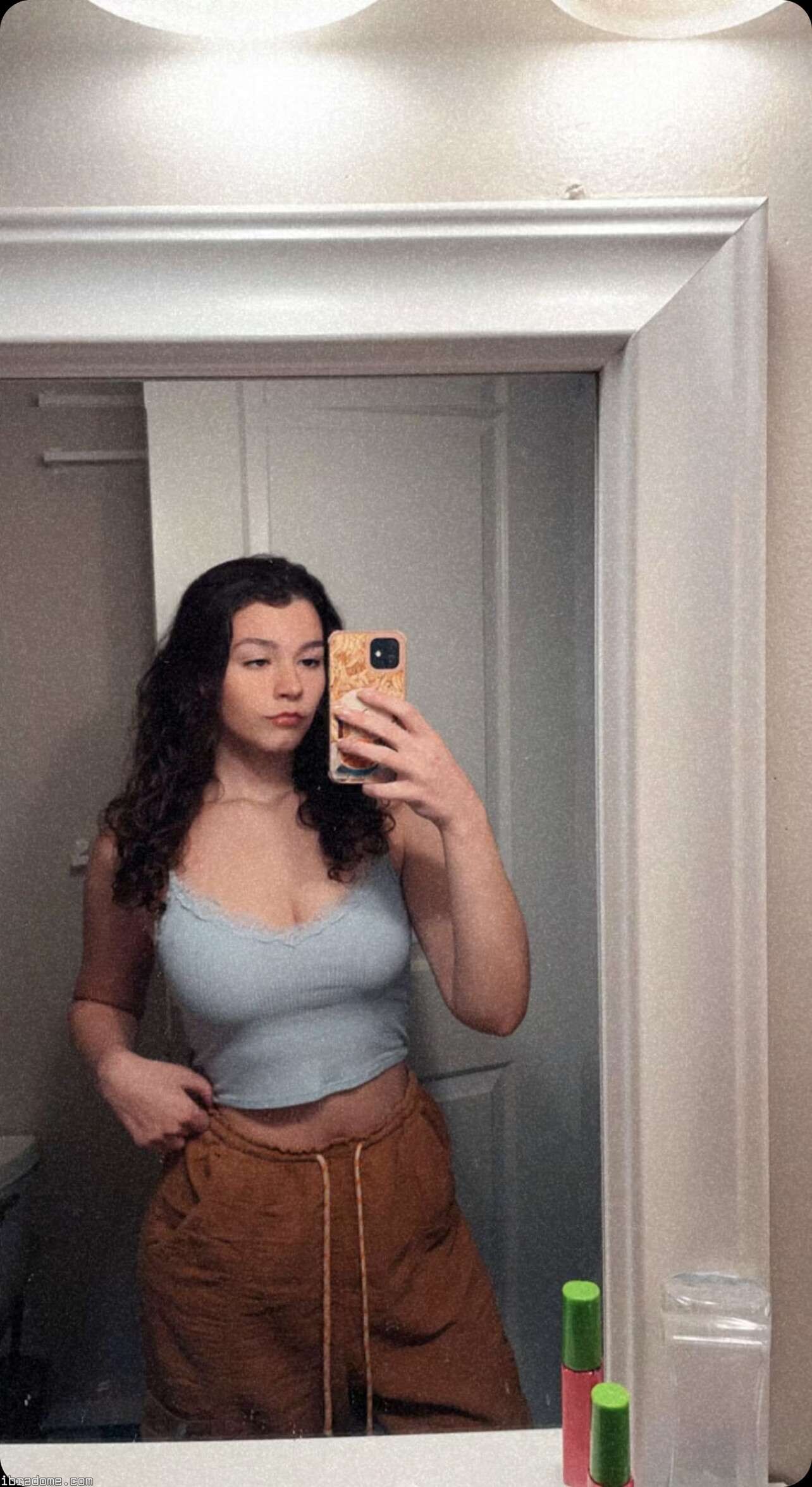 Nikki Woods Photo #13