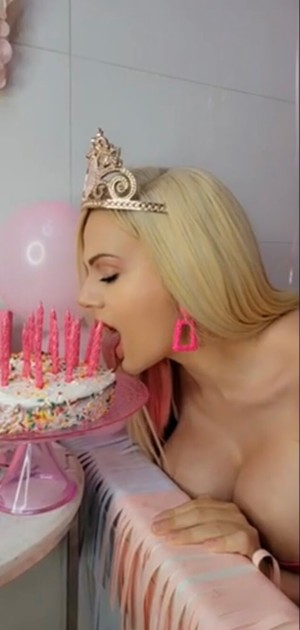 Jazmyne Day Photo #21