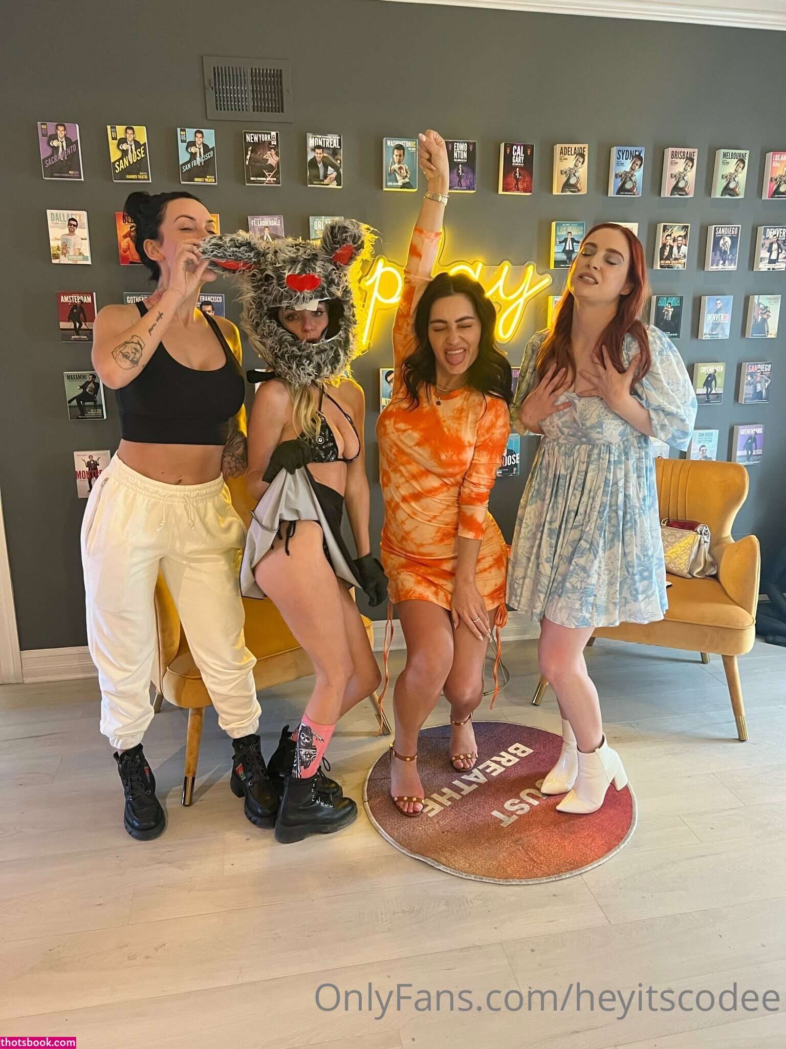 Heyitscodee Photo #80