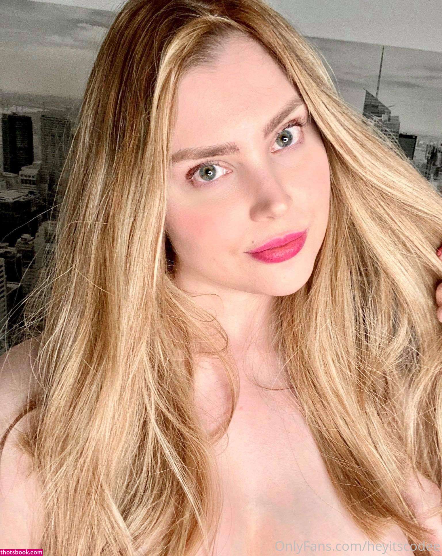 Heyitscodee Photo #145