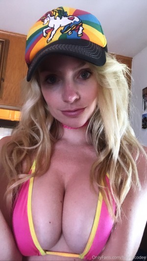 Heyitscodee Photo #136