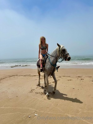 Heyitscodee Photo #141