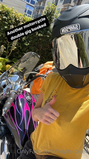 Heyitscodee Photo #150