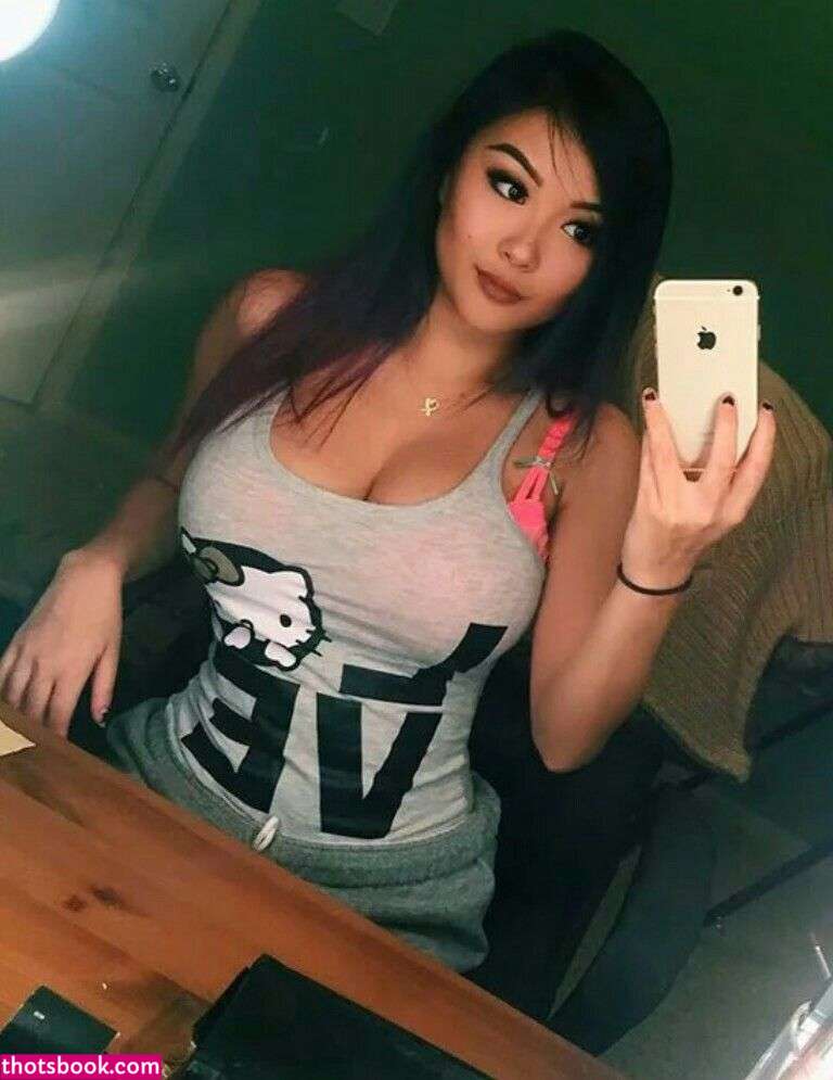 Vicki Li Photo #9