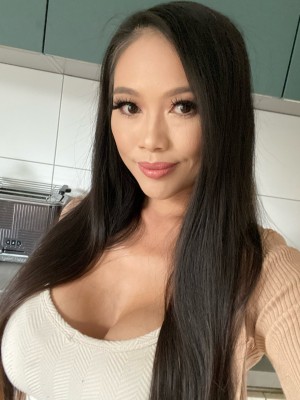 Linny Hill Photo #64