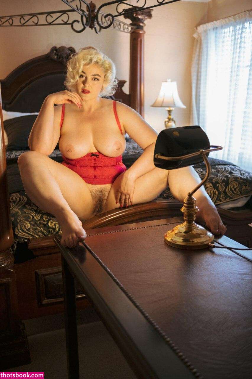 Stefania Ferrario Photo #339