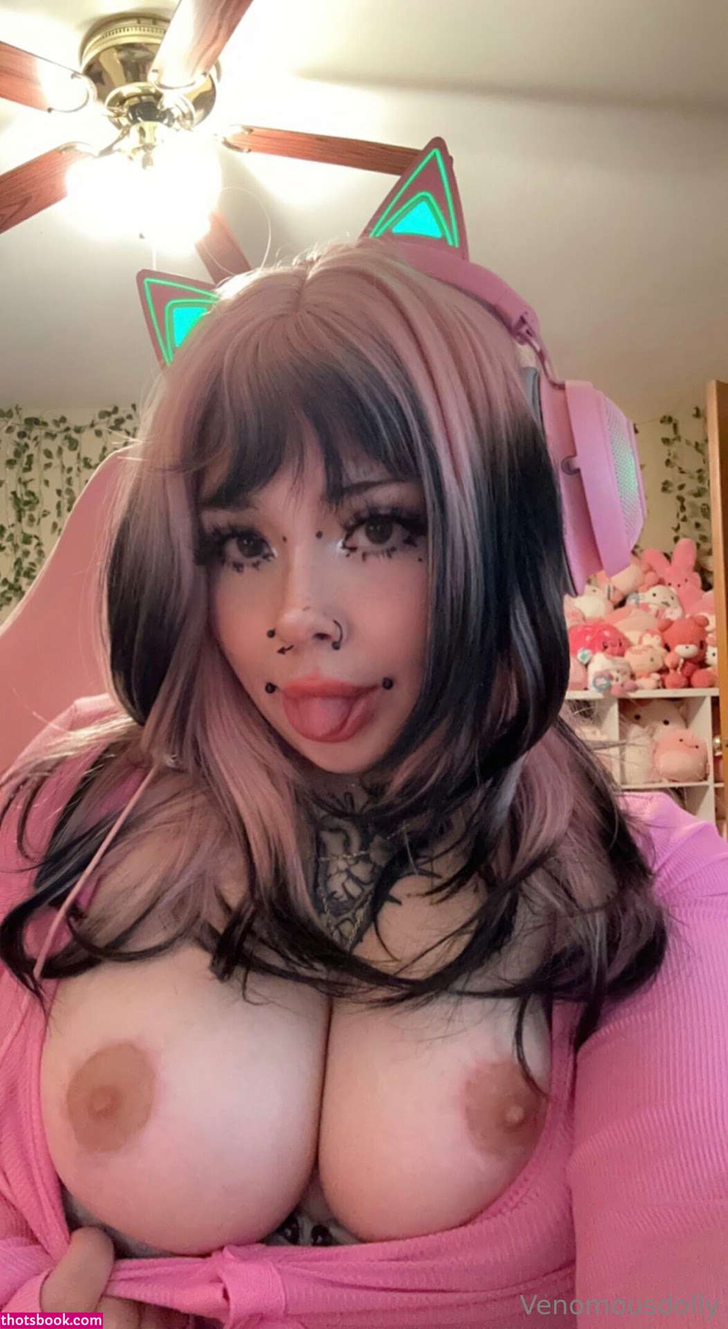 Venomous Dolly Photo #180