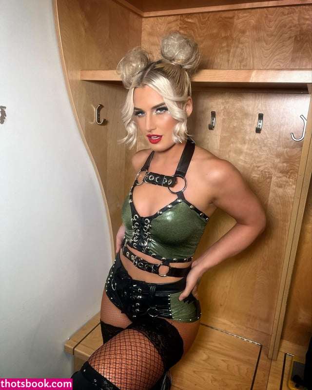 Toni Storm Photo #21