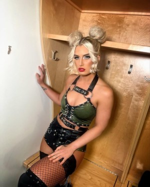 Toni Storm Photo #23