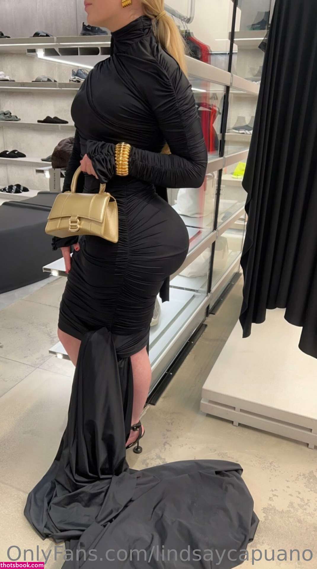 Lindsay Capuano Photo #37