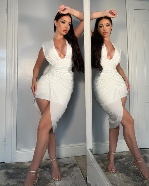 Elizabeth Georgina Photo #40