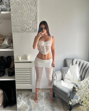 Elizabeth Georgina Photo #92