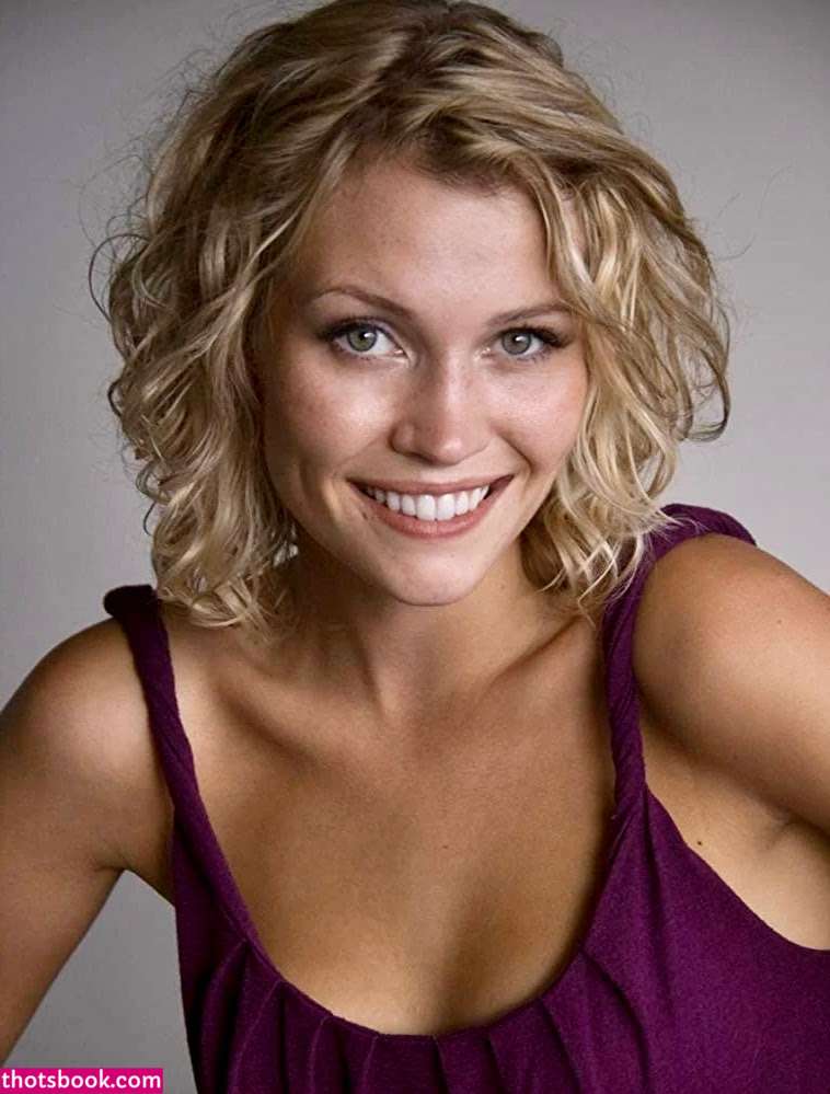 Whitney Moore Photo #31