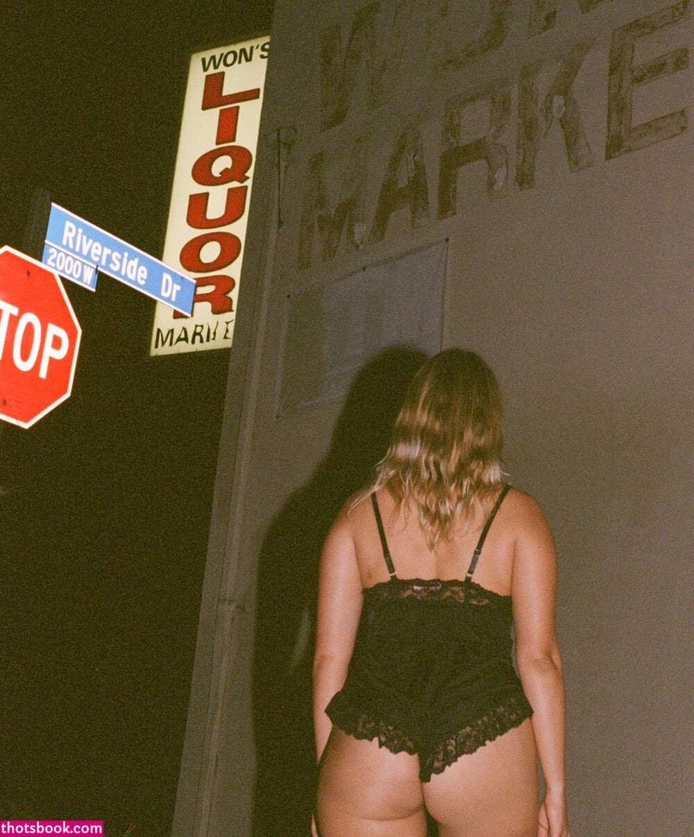 Whitney Moore Photo #45