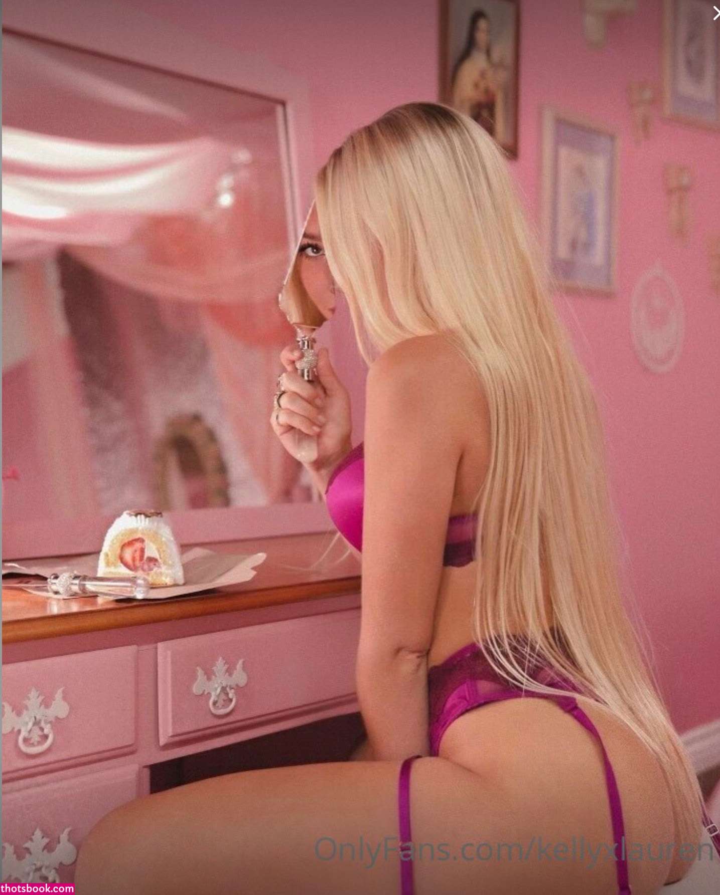 Kelly Lauren Photo #4