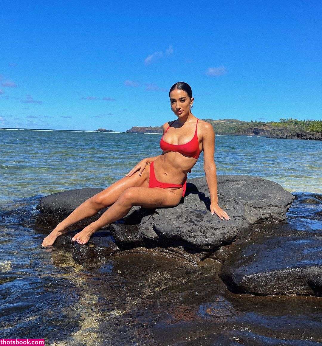 Alicia Arrietta Photo #14