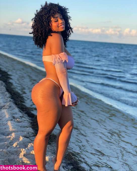 Kathryn Celestre Photo #16