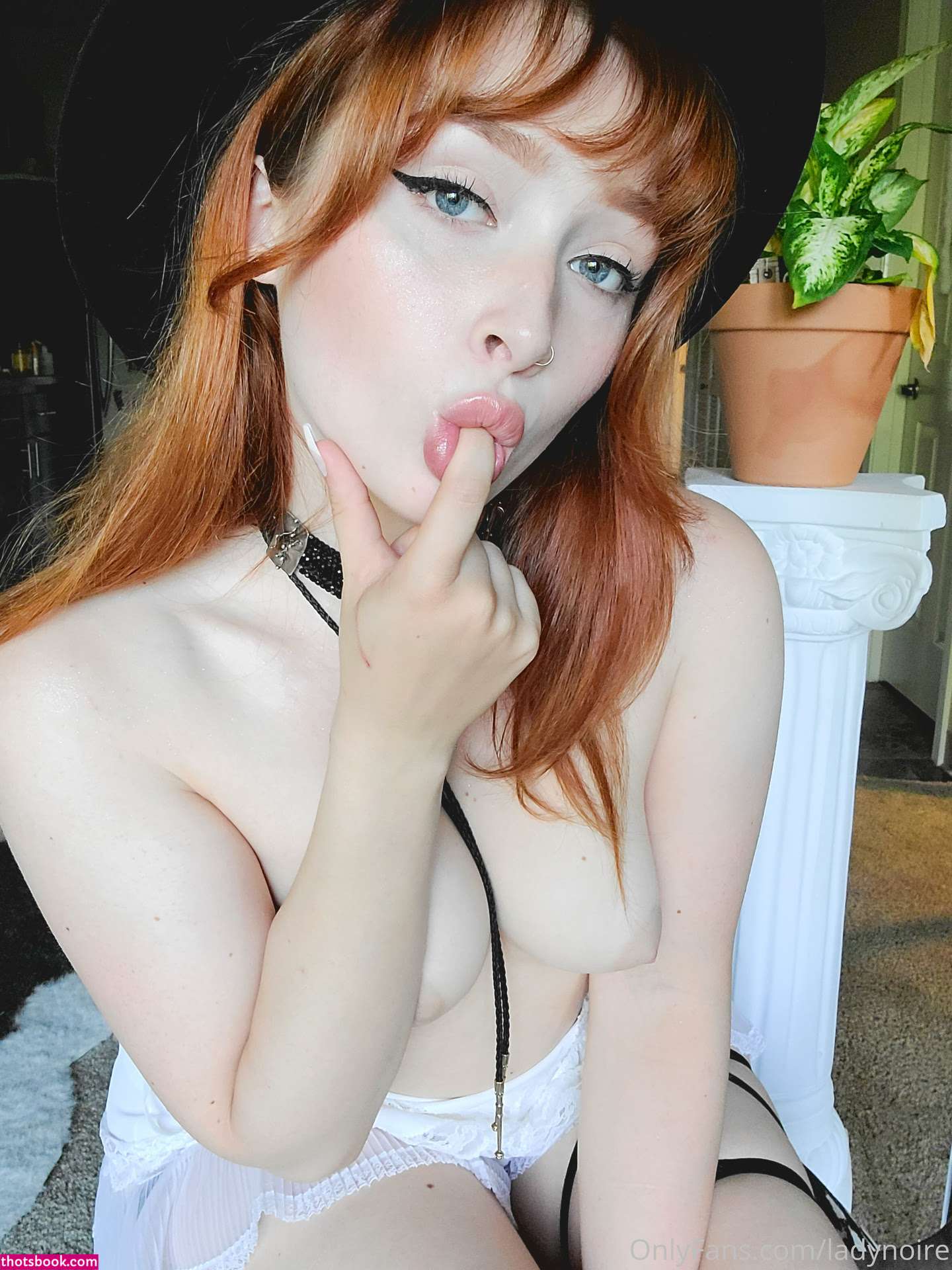 Mars Noire Photo #259