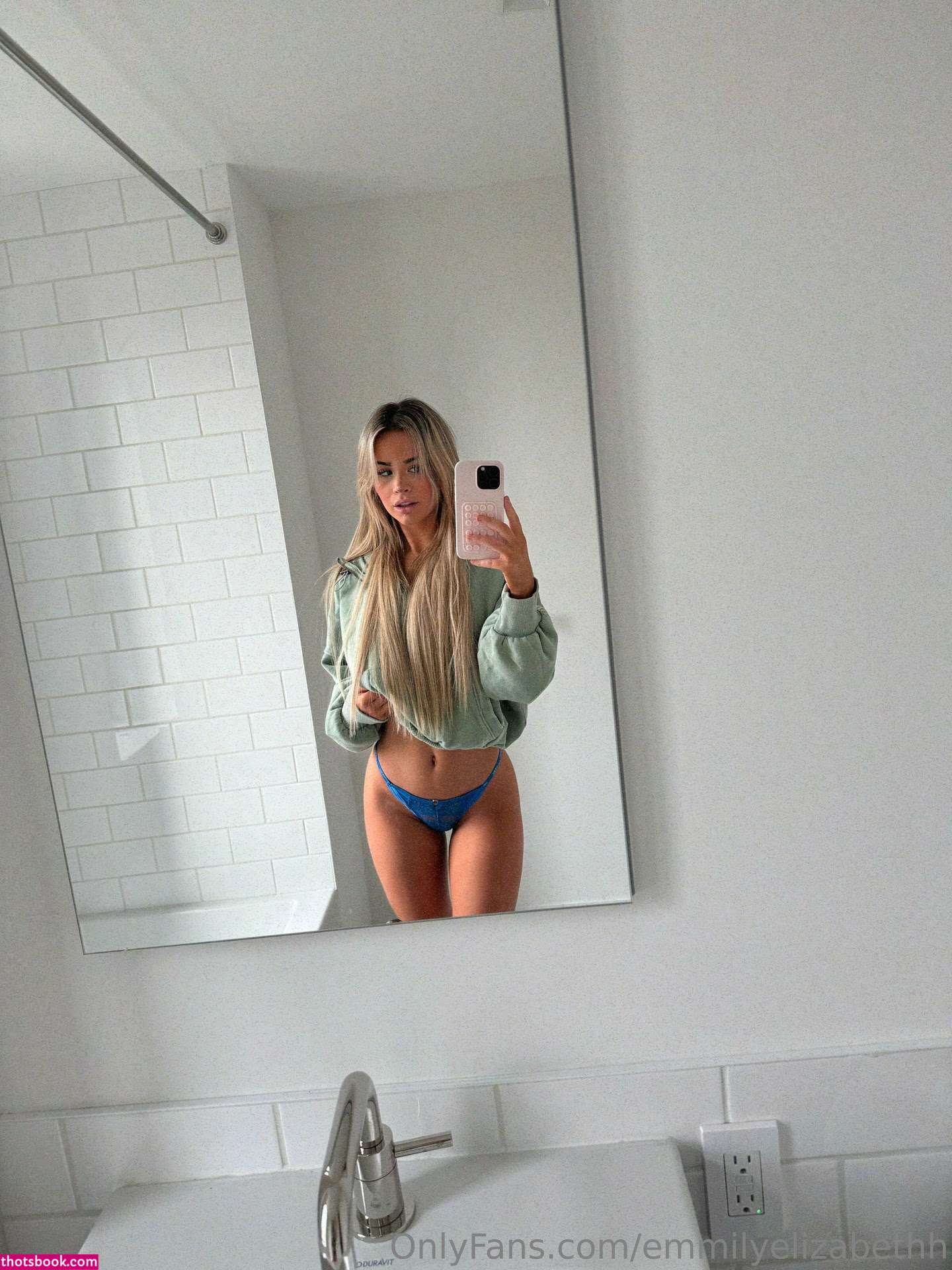 Emily Elizabeth Photo #86