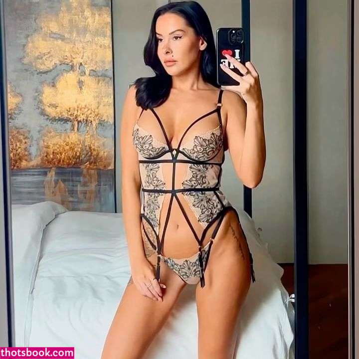 Lacey Montgomery Photo #87