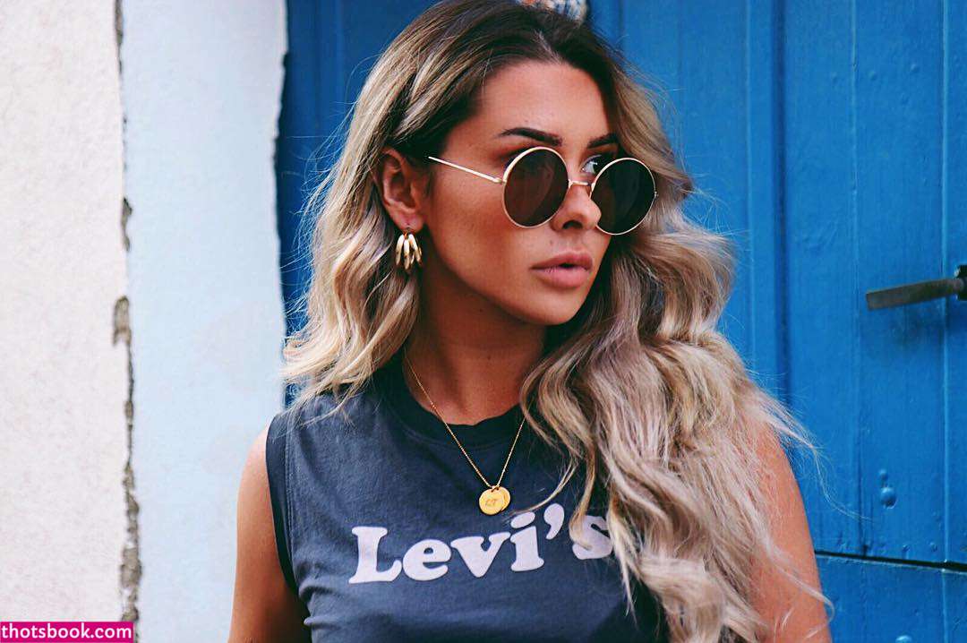 Lacey Montgomery Photo #183