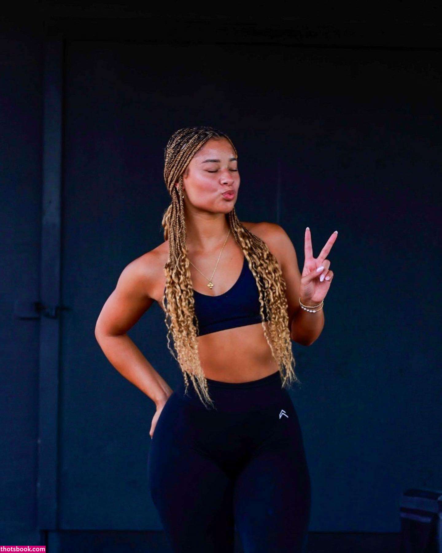 The Learmann Twins Photo #40