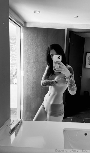 Arryn Zech Photo #167