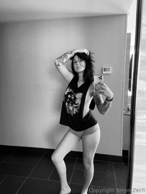 Arryn Zech Photo #168