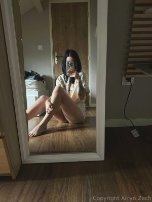 Arryn Zech Photo #243