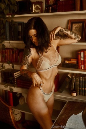 Arryn Zech Photo #272