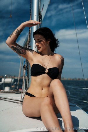 Arryn Zech Photo #329