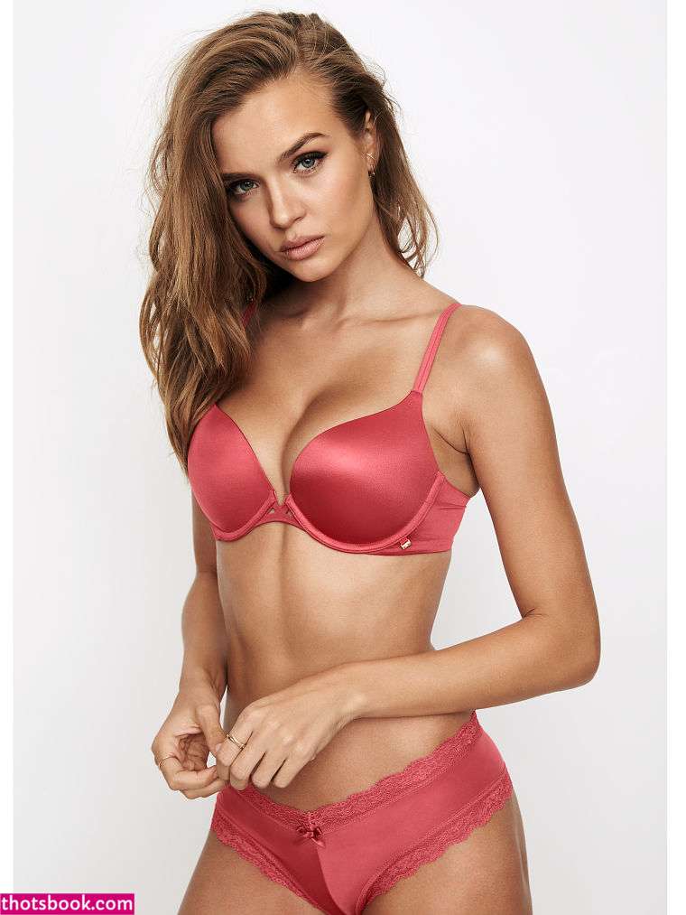 Josephine Skriver Photo #69