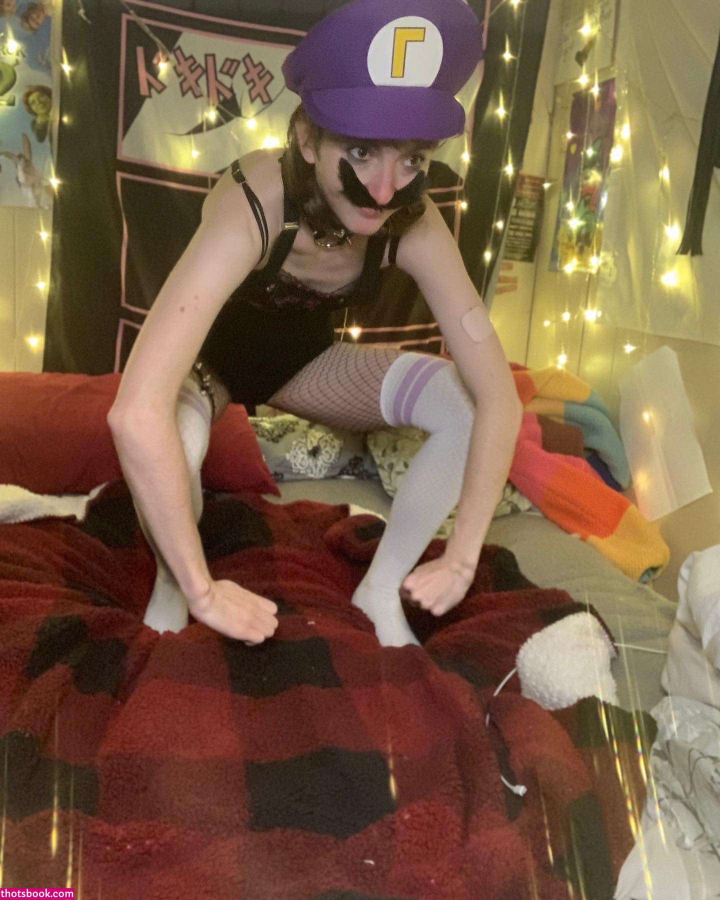 Emmanooodle Photo #1