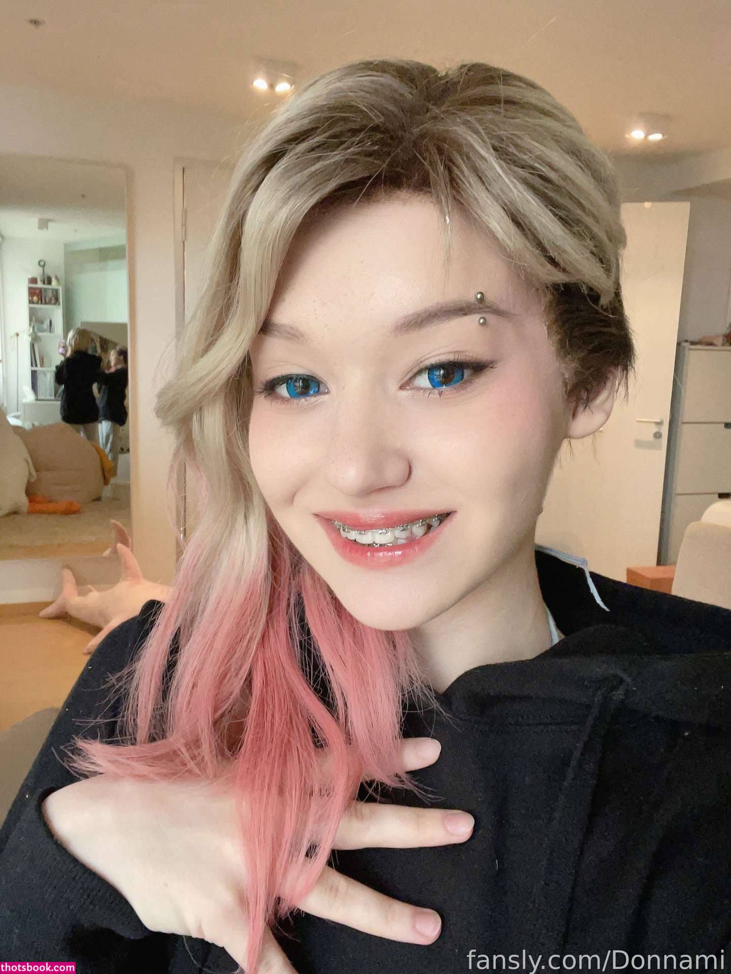 Donna Loli Photo #557