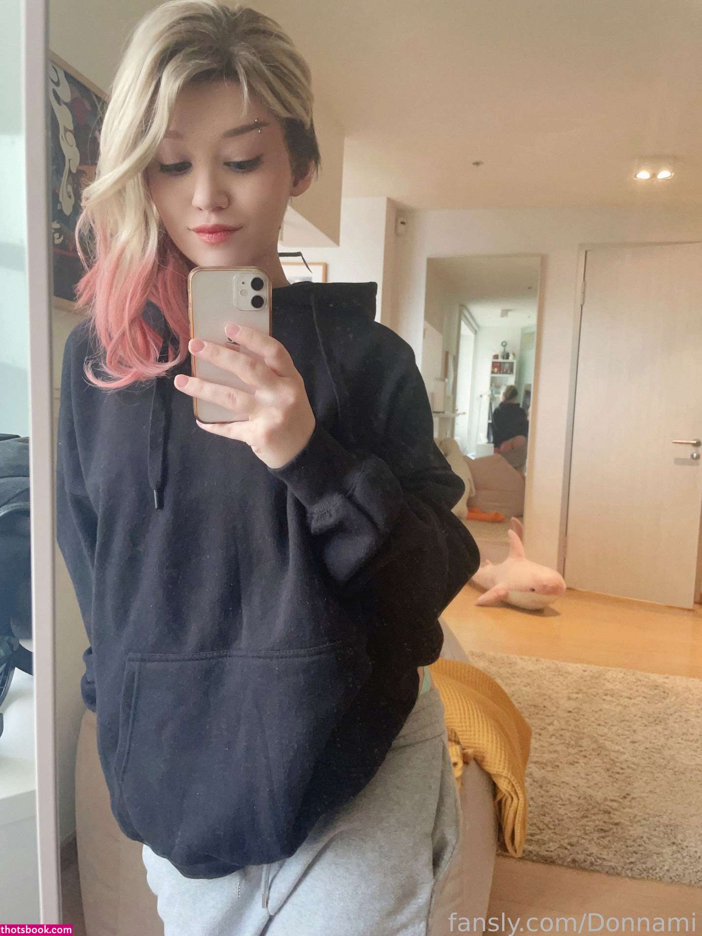 Donna Loli Photo #570