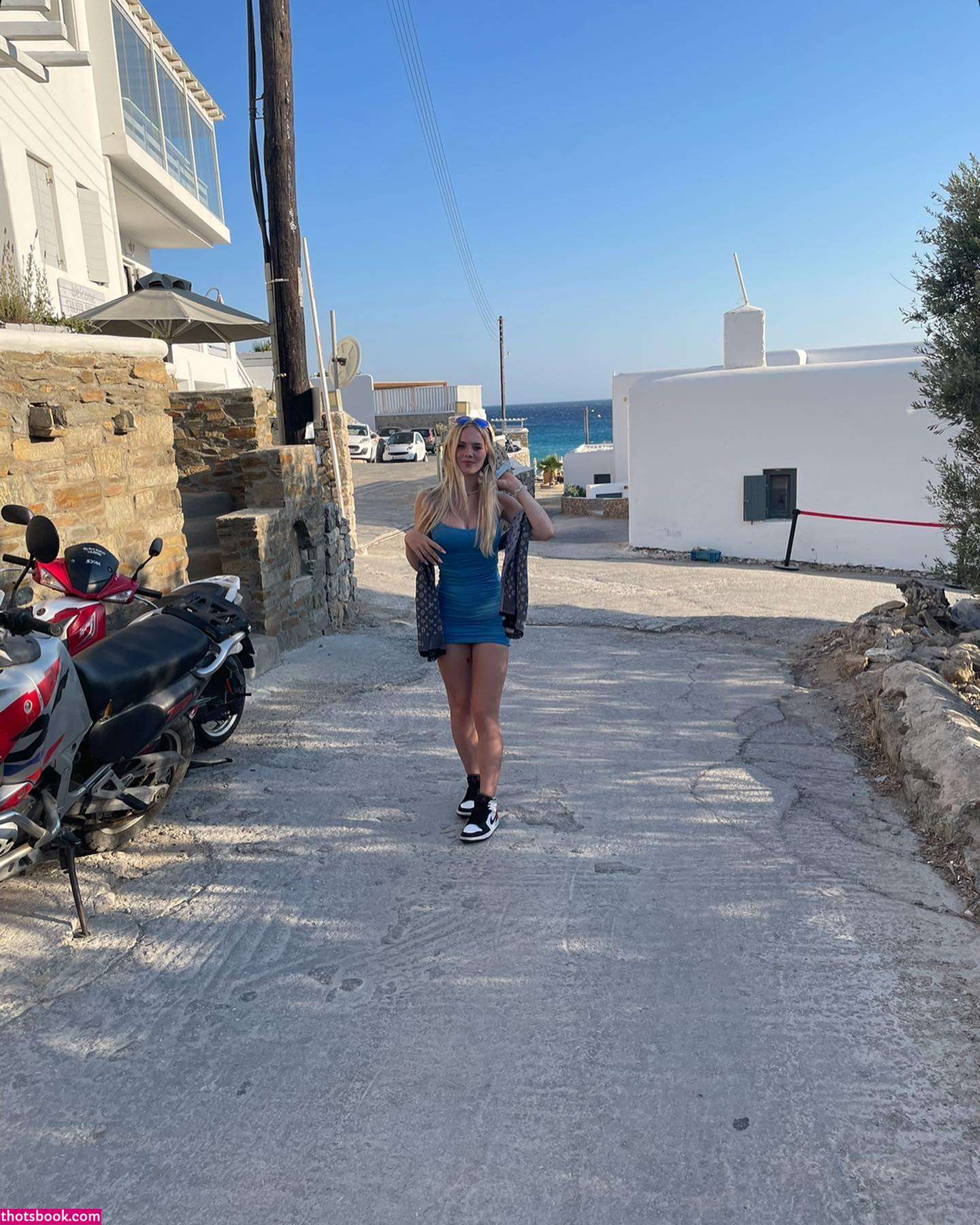 Gabriella Davies Photo #1