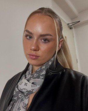 Gabriella Davies Photo #61