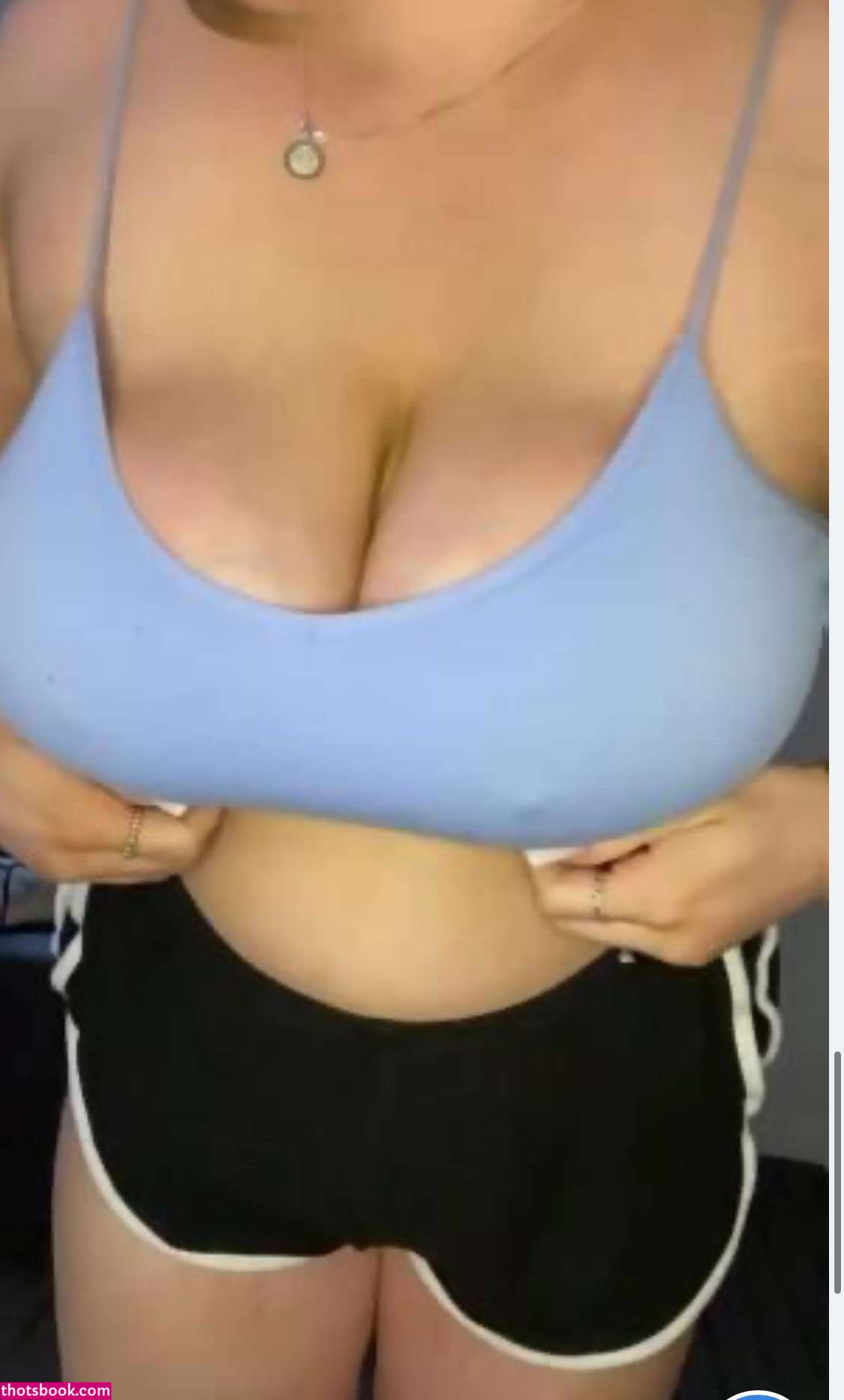 hollyevansx Photo #3