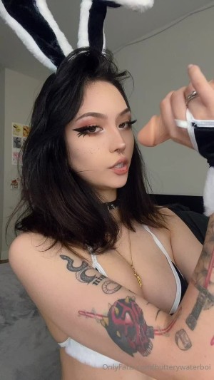 Butterywaterboi Photo #29