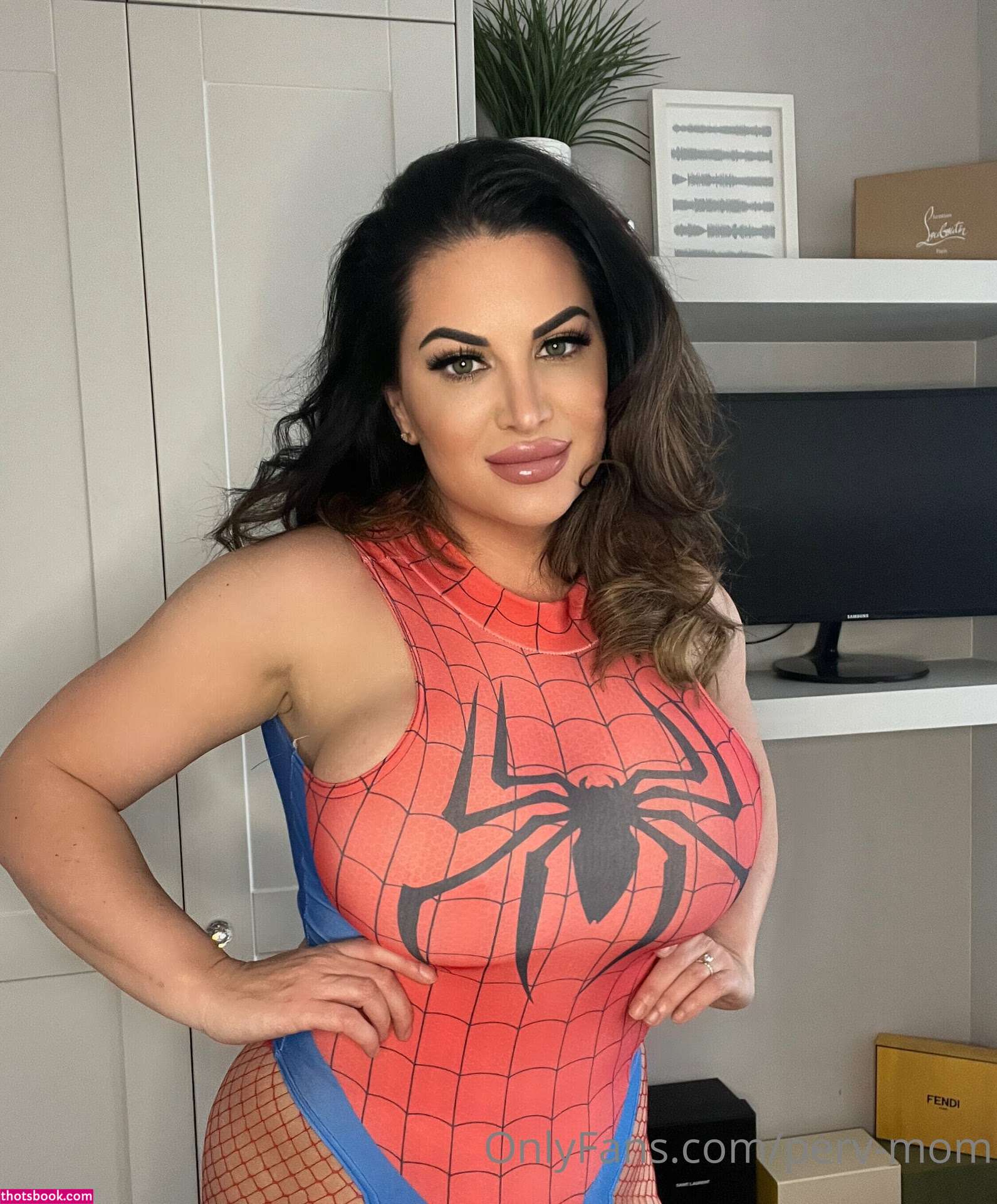 Sophie Lawson Photo #19