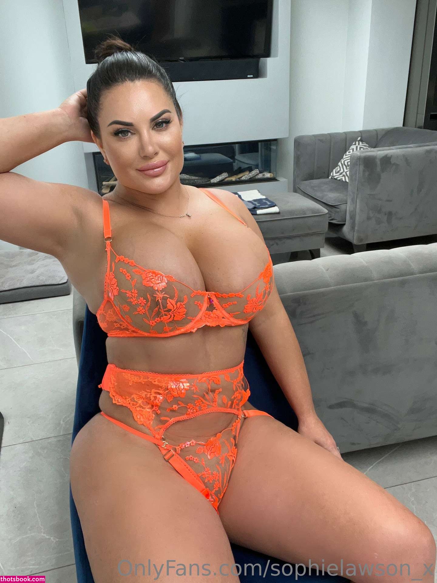 Sophie Lawson Photo #41