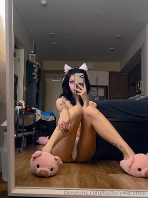 Butterywaterboi Photo #44